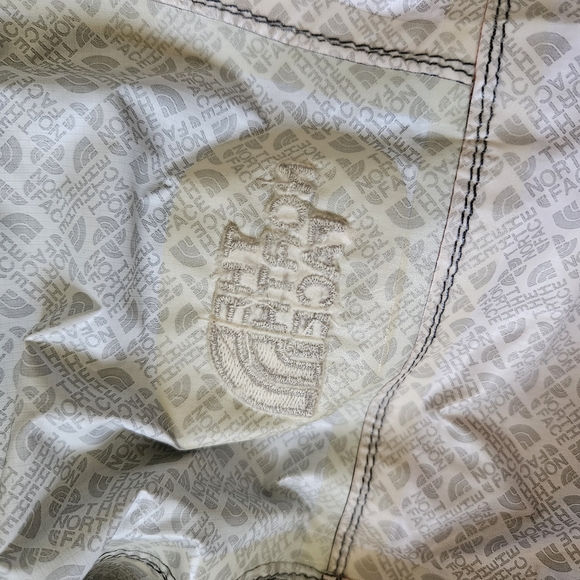 The North Face Kids' L/G Waterproof Jacket - Picture 9 of 12